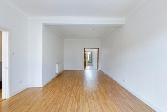 3 Bedroom Semi Detached House To Rent In Kyme Road, Hornchurch, Essex, RM11