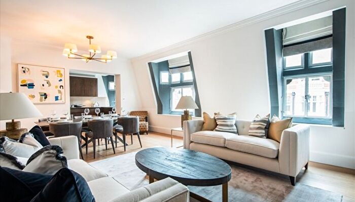 3 Bedroom Flat To Rent In Duke Street, W1K