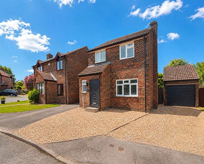 3 Bedroom Detached Villa For Sale In Stagshorn Road, Waterlooville, PO8