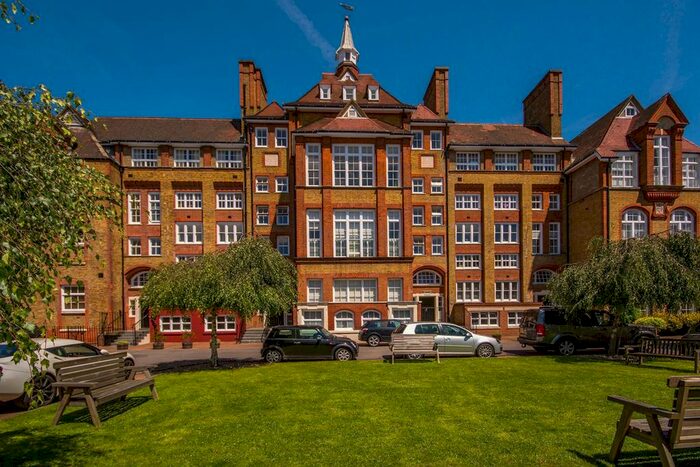 2 Bedroom Flat To Rent In Reed Place, Clapham High Street, London, SW4