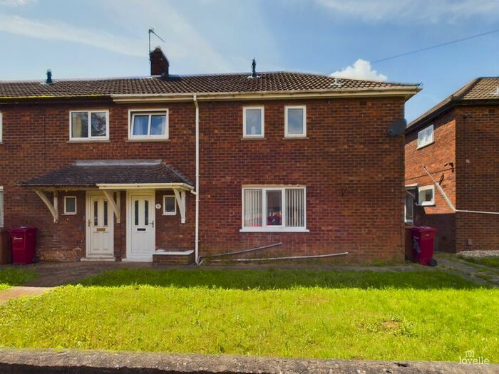 3 Bedroom End Of Terrace House For Sale In Willoughby Road, Scunthorpe, DN17