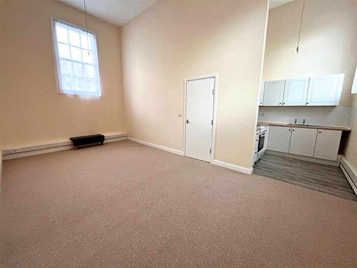 2 Bedroom Flat To Rent In Cornwallis Terrace, Hastings, TN34