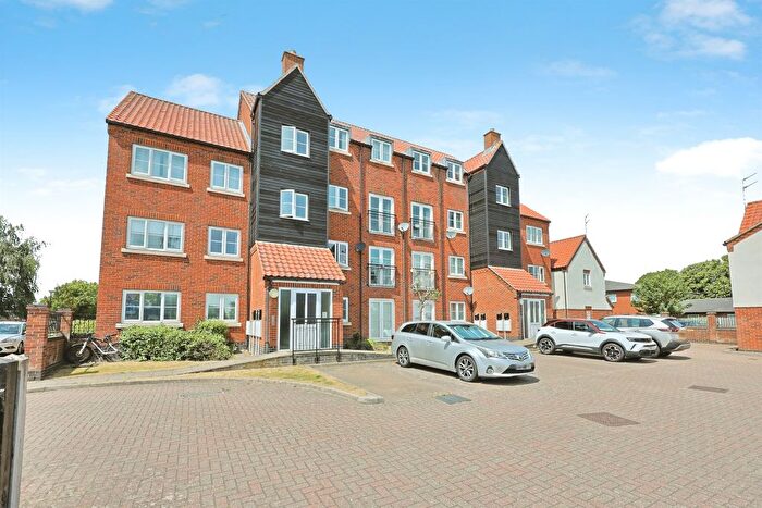 2 Bedroom Flat For Sale In Commercial Road, Dereham, NR19