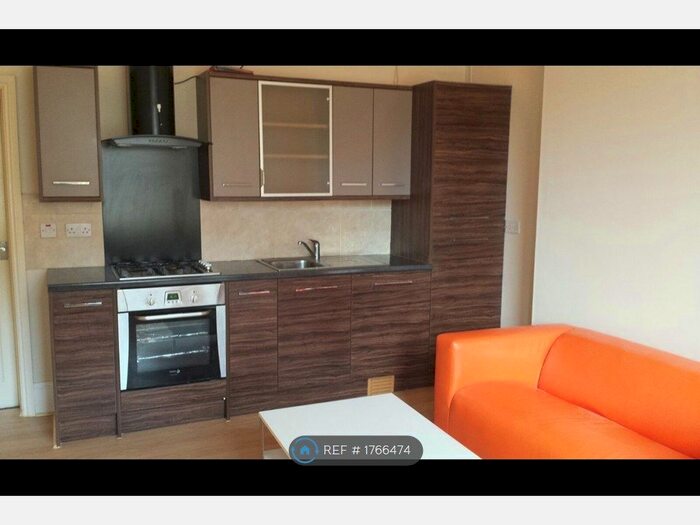 1 Bedroom Flat To Rent In Querneby Road, Nottingham, NG3