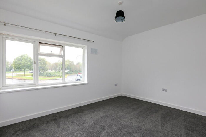 3 Bedroom Terraced House To Rent In Lincoln Road, London, SE25