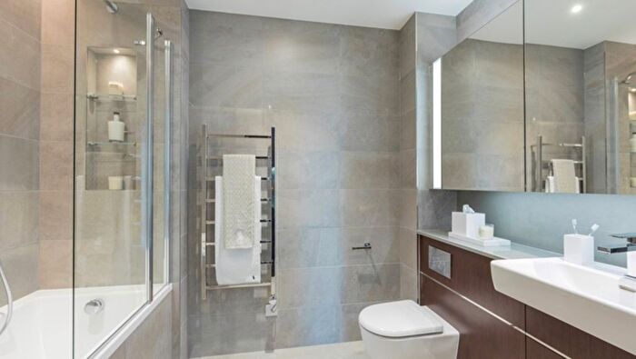 2 Bedroom Flat To Rent In Charles Clowes Walk, London, SW11
