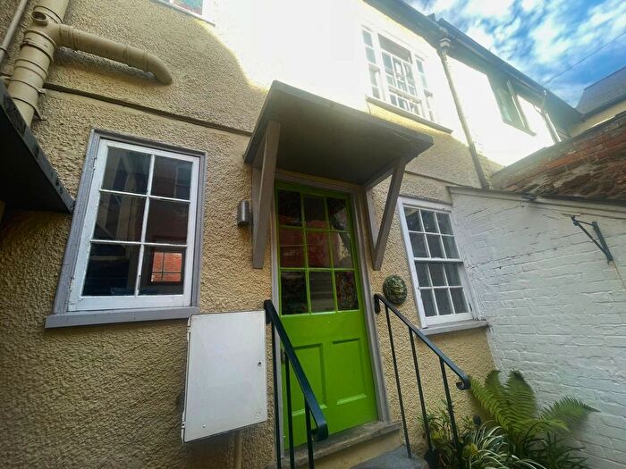 1 Bedroom Terraced House For Sale In Barrington Street, Tiverton, EX16