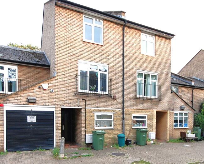 4 Bedroom Terraced House To Rent In Melbourne Mews, Oval, SW9
