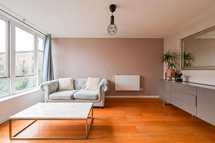 1 Bedroom Flat To Rent In Felixstowe Court, , Gallions Reach, London, E16