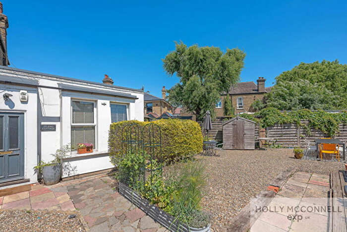 1 Bedroom Cottage For Sale In Manor Park, London, SE13