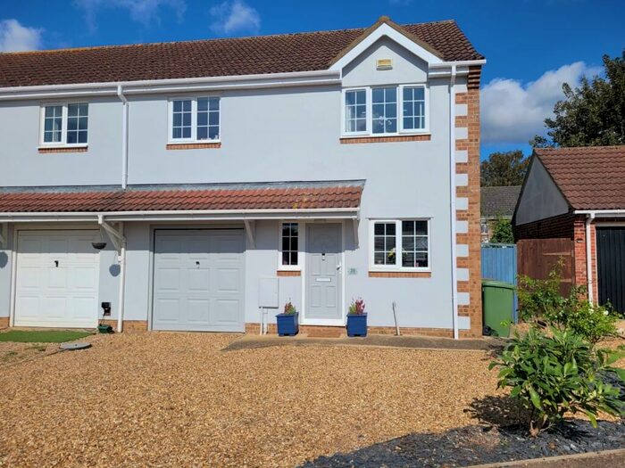 4 Bedroom Semi-Detached House For Sale In Skeifs Row, Benwick, March, PE15