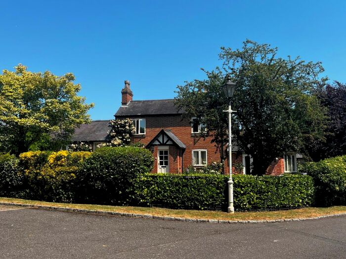 3 Bedroom Character Property To Rent In Rosebery Mews, Mentmore, Leighton Buzzard, LU7