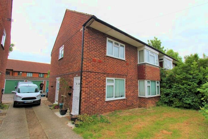 2 Bedroom Flat To Rent In Chestnut Close, West Drayton, UB7