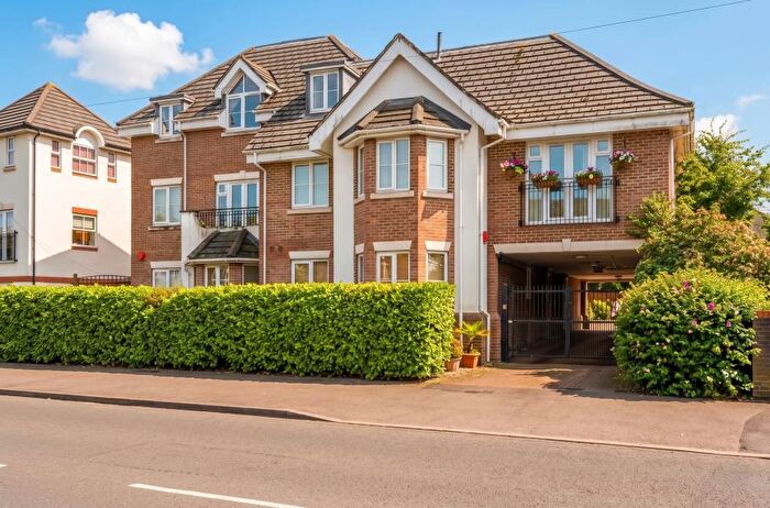 2 Bedroom Apartment To Rent In Woking, Surrey, GU21