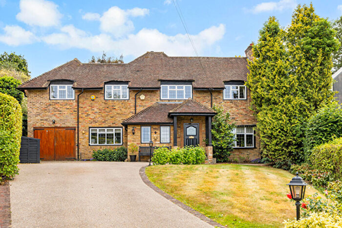 5 Bedroom House For Sale In Winchester Close, Esher, KT10