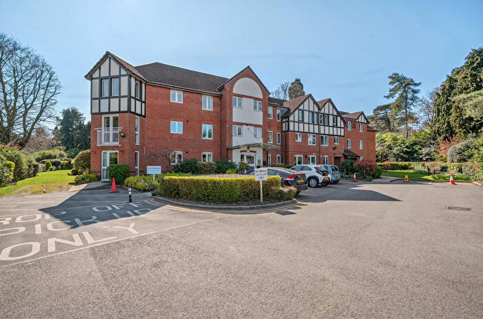 1 Bedroom Flat For Sale In Ella Court, Kirk Ella, Hull, HU10