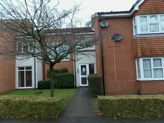 Studio To Rent In Heatherwood Drive, Hayes, UB4