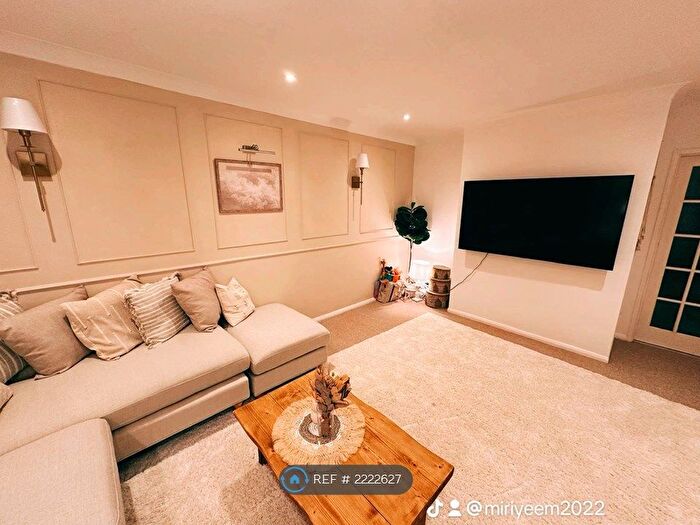 3 Bedroom Terraced House To Rent In Highfield Road, Romford, RM5