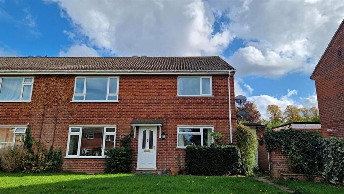 2 Bedroom Flat To Rent In Chequers Close, Fenstanton, PE28