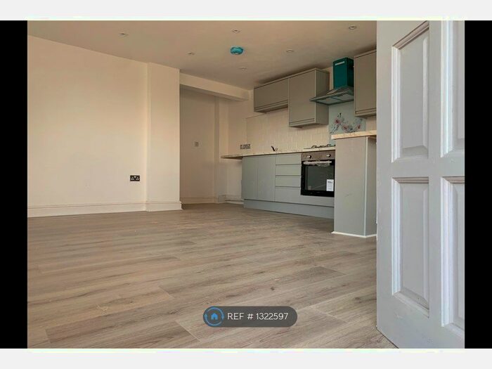 2 Bedroom Flat To Rent In Albion St, Wall Heath DY6