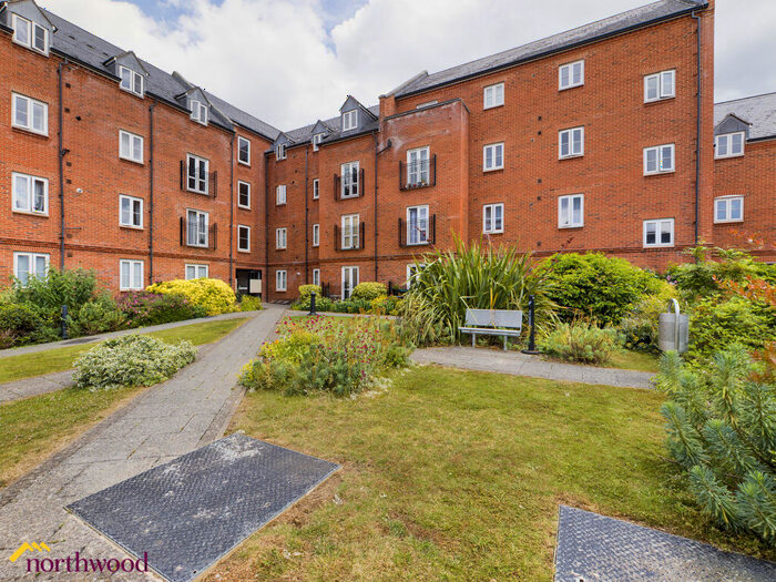 2 Bedroom Flat To Rent In Cherwell Court, Britannia Road, OX16