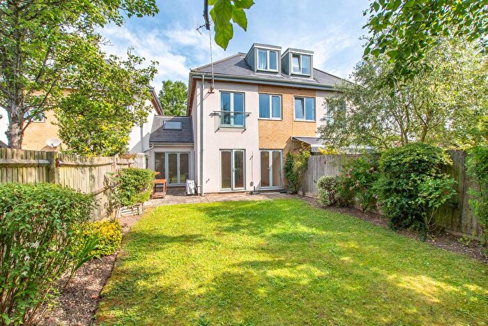 5 Bedroom Detached House To Rent In Charterhouse Avenue, Wembley, HA0