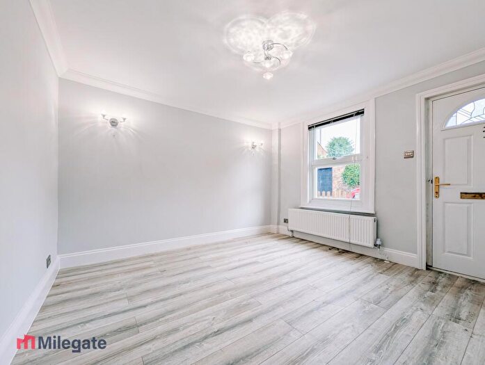 2 Bedroom Semi Detached House To Rent In Laud Street, Croydon, CR0
