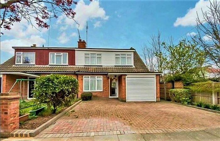 3 Bedroom Semi-Detached House To Rent In St Georges Drive, Westcliff On Sea, Westcliff On Sea, SS0