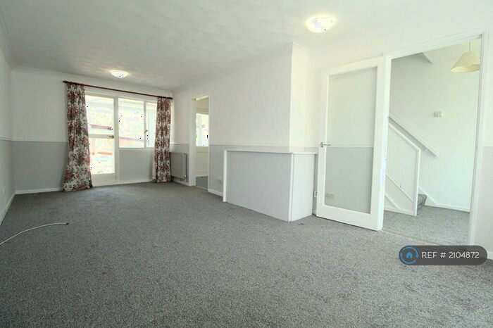 2 Bedroom Terraced House To Rent In The Knares, Basildon, SS16