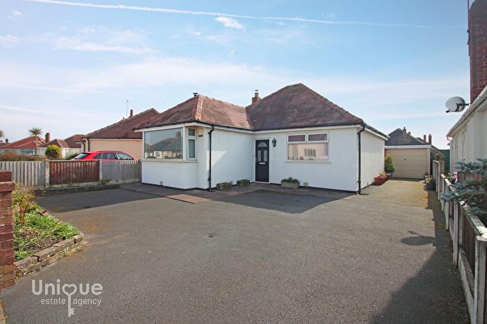 2 Bedroom Bungalow For Sale In North Square, Thornton-Cleveleys, FY5