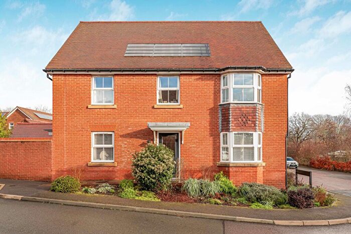 4 Bedroom Detached House For Sale In Leachman Way, Petersfield, Hampshire, GU31