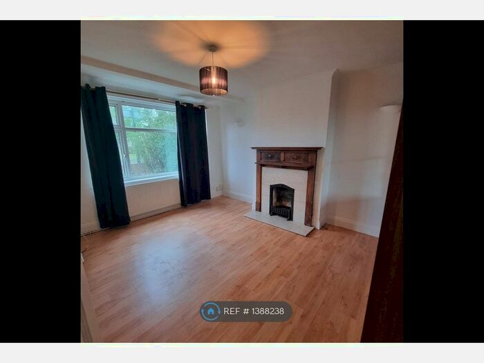 2 Bedroom Flat To Rent In Windermere Court, Wembley, HA9