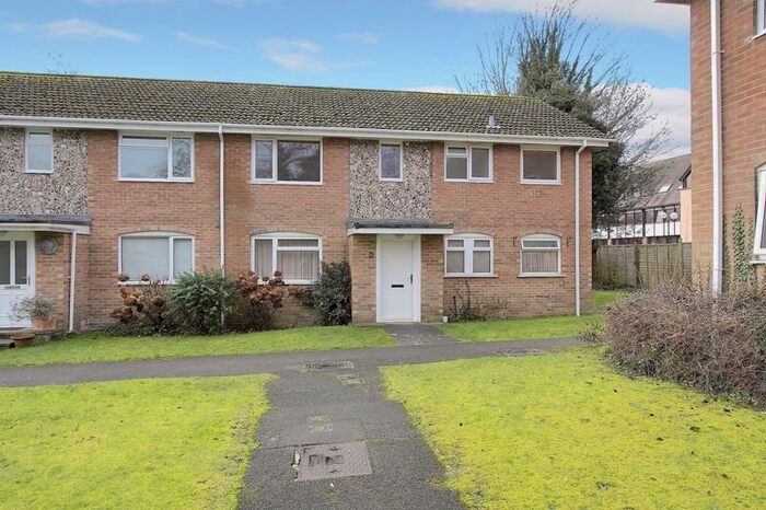 2 Bedroom Maisonette To Rent In Hillside Court, Weyhill Road, Andover SP10