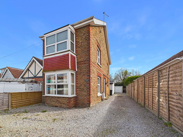 2 Bedroom Detached House For Sale In New Road, Worthing, BN13