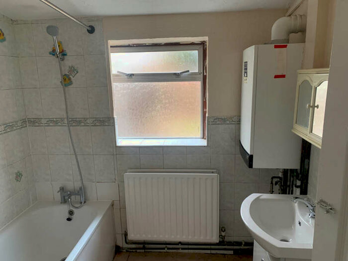 3 Bedroom Terraced House To Rent In Jeffery Street, Gillingham, ME7