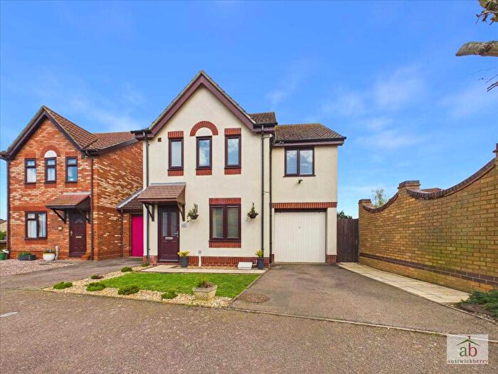 4 Bedroom Detached House For Sale In Wilding Drive, Grange Farm, Kesgrave, IP5