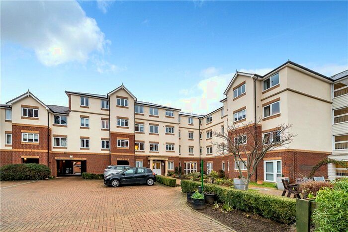 1 Bedroom Flat To Rent In Grove Road, Woking, Surrey, GU21