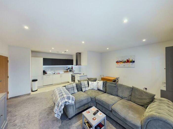 1 Bedroom Flat To Rent In Faversham House, A Addington Road, South