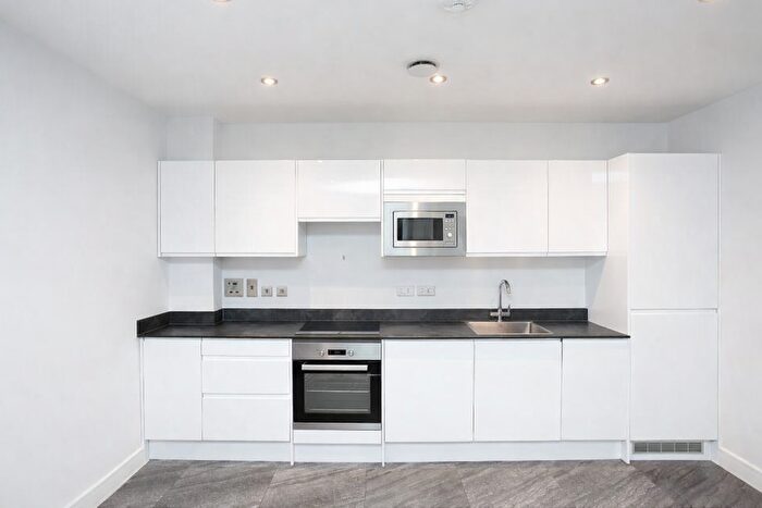 3 Bedroom Flat To Rent In Eastbury Road, Watford, WD19