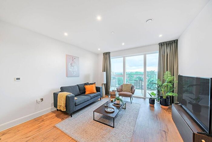3 Bedroom Flat To Rent In Uncle Colindale, Colindale, London, NW9