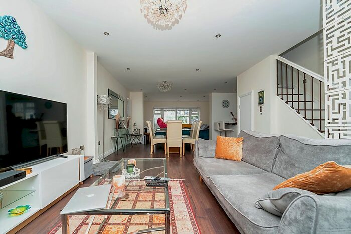 4 Bedroom Semi-Detached House To Rent In Anthony Road, Greenford, UB6