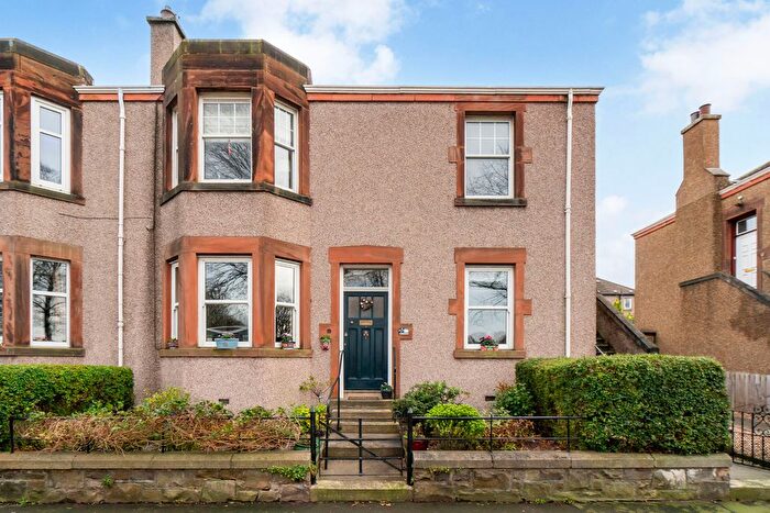 2 Bedroom Flat For Sale In Warriston Gardens, Edinburgh, EH3