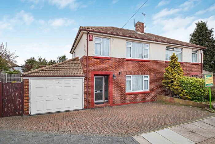 3 Bedroom Semi Detached House For Sale In Rudland Road, Bexleyheath, DA7