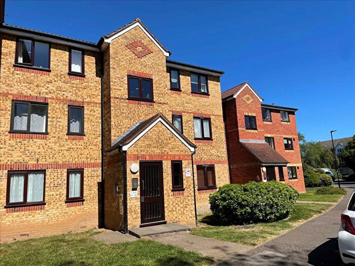1 Bedroom Flat To Rent In Redford Close, Feltham, TW13