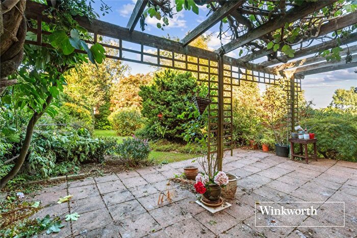 3 Bedroom Detached House For Sale In Deacons Hill Road, Elstree, Borehamwood, Hertfordshire, WD6