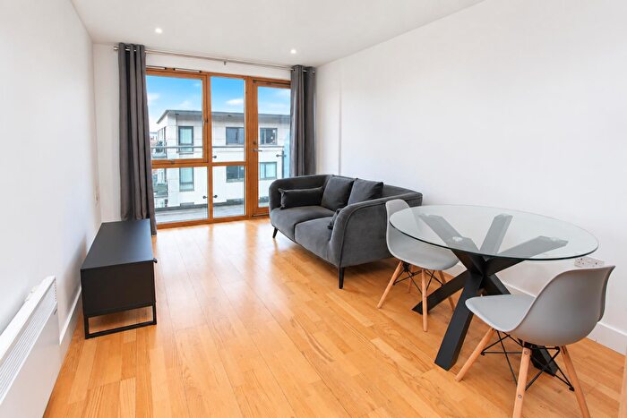 1 Bedroom Flat To Rent In Crozier House, Leeds Dock, LS10