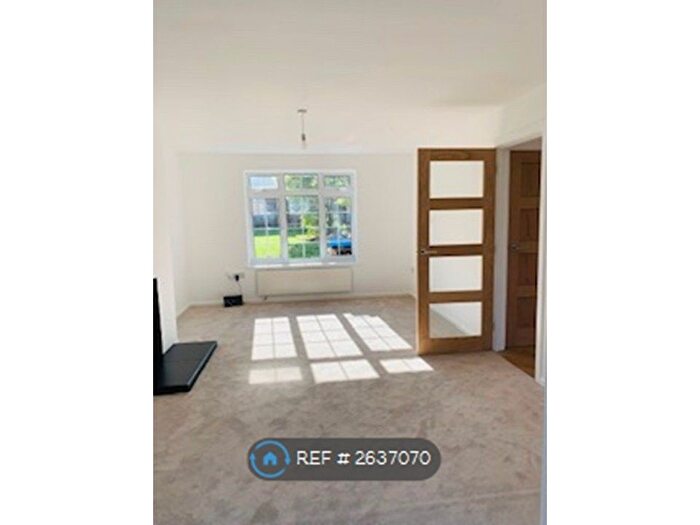 2 Bedroom Flat To Rent In Broadwater Down, Tunbridge Wells, TN2