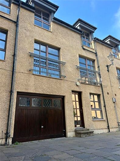 3 Bedroom Town House To Rent In Old Tolbooth Wynd, Old Town, Edinburgh, EH8