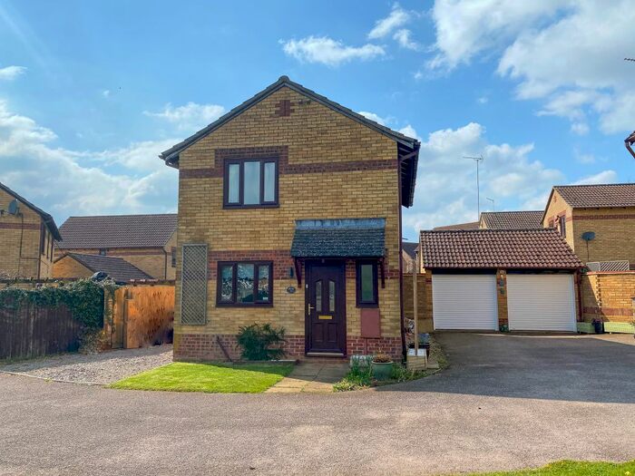 3 Bedroom Detached House To Rent In Oak Drive, Woodford Halse, Northants., NN11