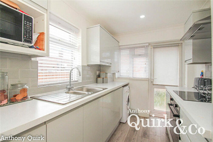 2 Bedroom Detached Bungalow For Sale In Tilburg Road, Canvey Island, SS8